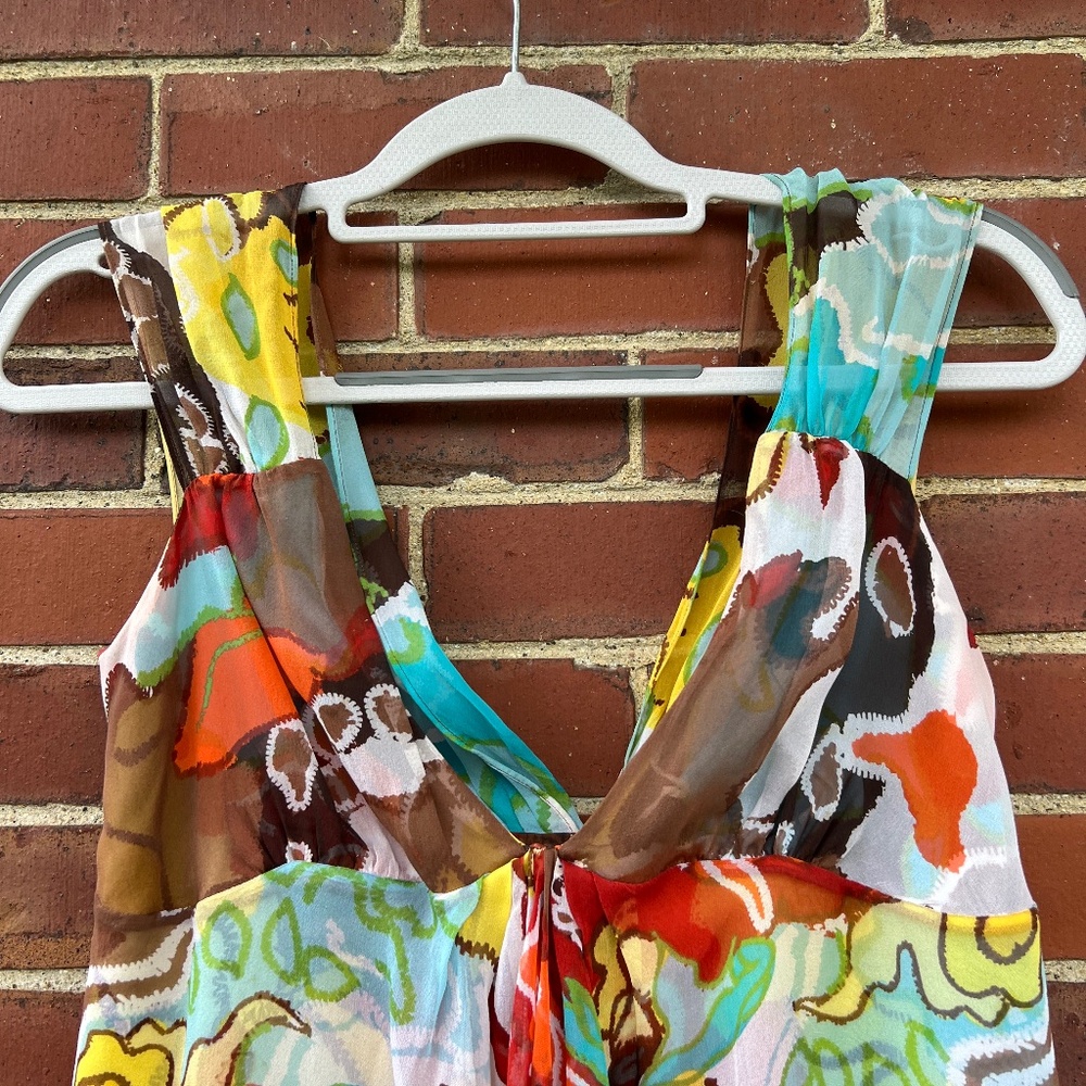 Diane Von Furstenberg sleeveless silk top, ladies size 12, colorful cropped top